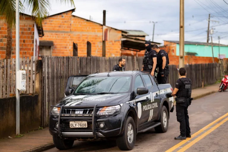 Operação desarticula rede de traficantes e prende 43 pessoas no Acre