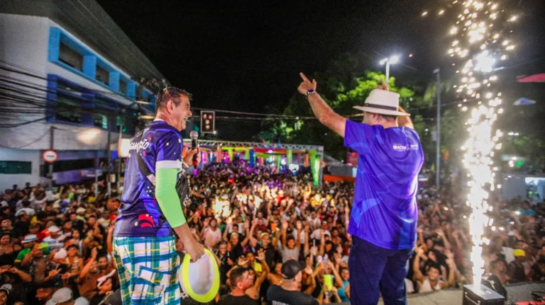 No encerramento do carnaval, Bocalom promete “banho de asfalto” em Rio Branco