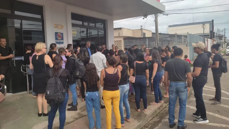 Cadastros de reserva da Educação cobram convocação em Rio Branco