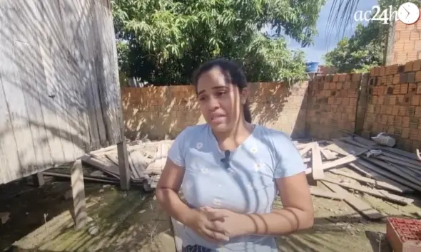 Moradores do bairro Cidade Nova pedem ajuda para deixar área após enchente: “Tenho medo da casa cair em cima do meu filho”