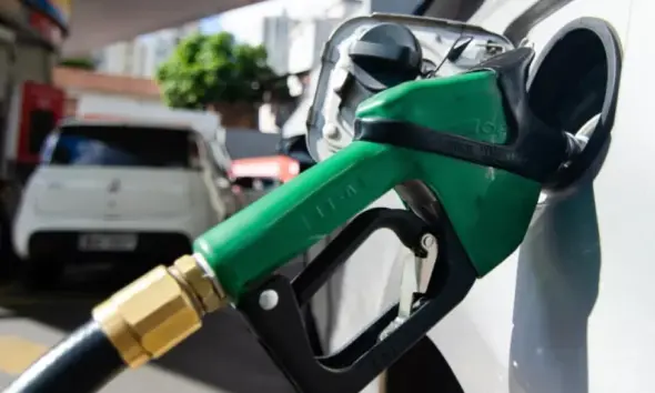 5 manias para poupar combustível que na verdade fazem o carro beber mais