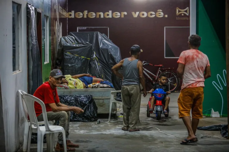 Defesa Civil diz que 65 famílias deixaram abrigos públicos por conta própria em Rio Branco