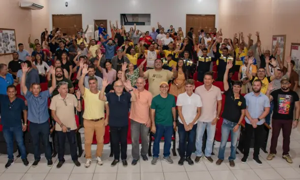Zequinha Lima apresenta novo PCCR para servidores de Cruzeiro do Sul