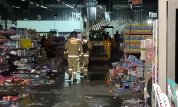 Desabamento em supermercado causa 3 mortes e deixa 12 feridos após inauguração