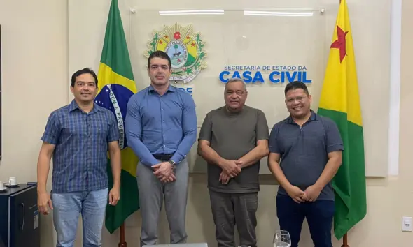 Mazinho Serafim quer parceria do Estado para recuperação de bairros em Sena Madureira