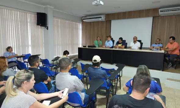 Bocalom se reúne com donos de empresa que vão executar programa “Asfalta Rio Branco”