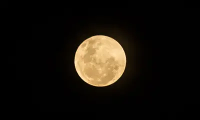 Condições do tempo ajudam e “Lua Cheia Rosa” é observada no Acre