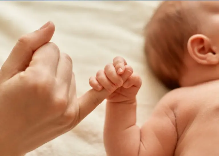 Parecer da AGU estende licença-maternidade a servidoras em cargos temporários