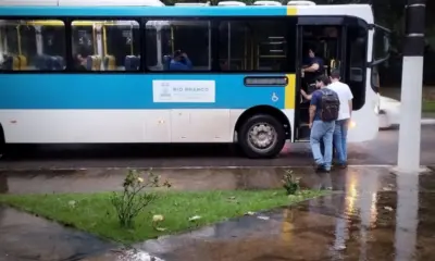 Acadêmicos denunciam insegurança e falta de ônibus na Ufac