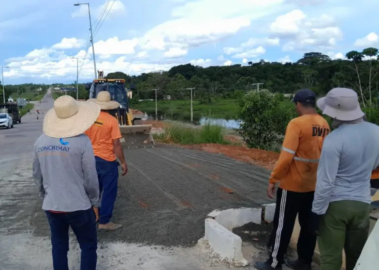 Dnit trabalha na recuperação da ponte sobre o Rio Tarauacá, na BR-364