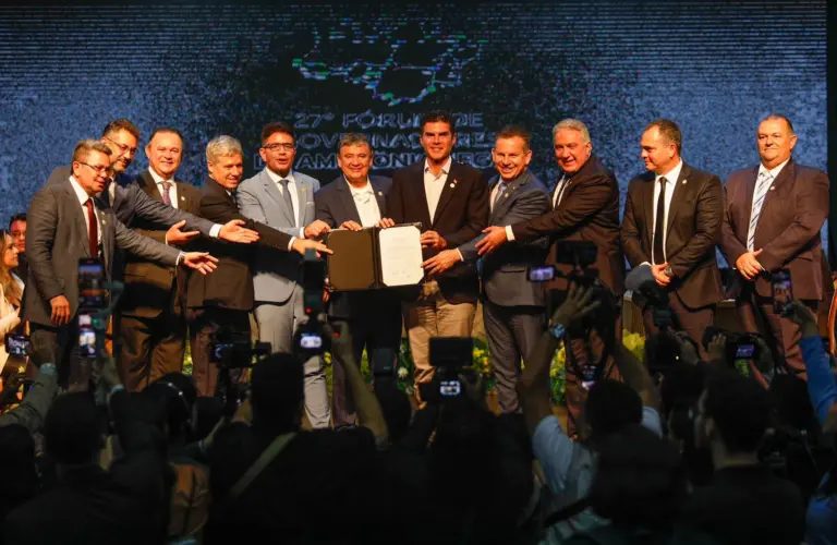 Governadores da Amazônia Legal assinam Carta Rio Branco, na capital do Acre