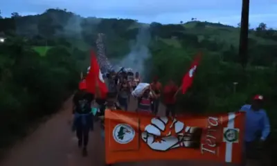 Manifestantes do MST ocupam fazenda durante protesto no Pará