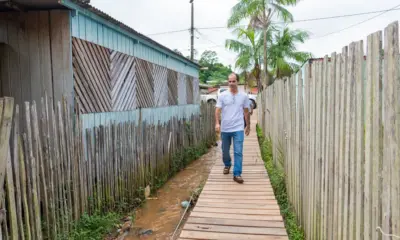 Zequinha inicia construção de 3 km de trapiches em Cruzeiro do Sul