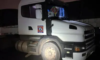 Polícia apreende 53 kg de drogas em caminhão com doações ao Rio Grande do Sul