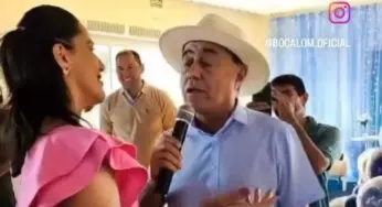 Bocalom canta Cavalgada para a namorada durante festa de aniversário