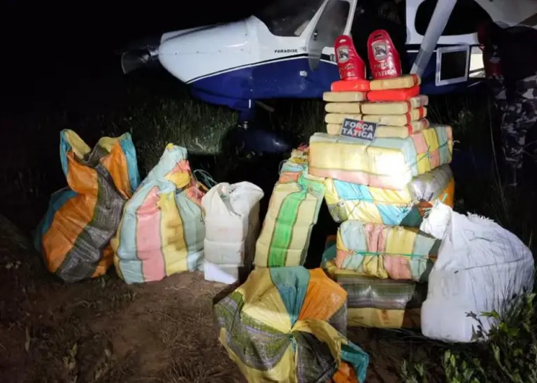 Bope apreende cerca de 300 kg de skank em fazenda após avião sofrer pane