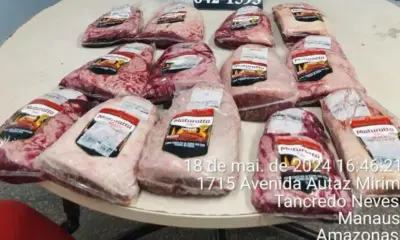 Homem é preso ao tentar furtar peças de carne em supermercado