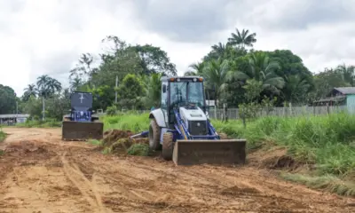 União entre Estado e Prefeitura de Cruzeiro do Sul fortalece agricultura familiar com melhoria de quase mil quilômetros de ramais