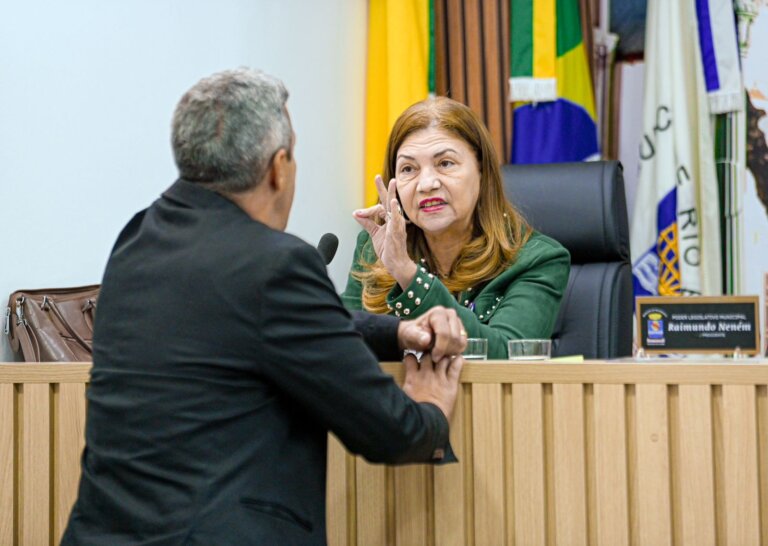 Lene Petecão e Ismael Machado trocam farpas na Câmara Municipal