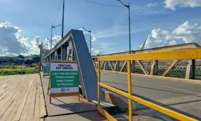 Ponte Metálica passa por limpeza, aplicação de anticorrosivo e pintura
