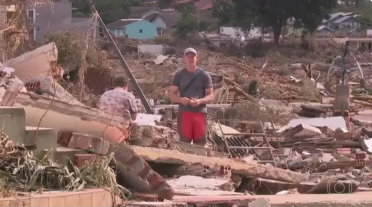 Cidade acreana envia ajuda às vítimas da enchente em Cruzeiro do Sul, no RS