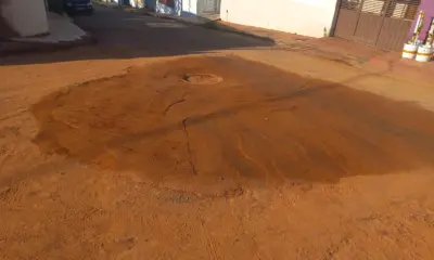 Prefeitura tampa “cratera” em rua de Rio Branco, após reportagem do ac24horas