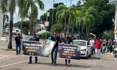 Policias Penais fazem manifestação no centro de Rio Branco