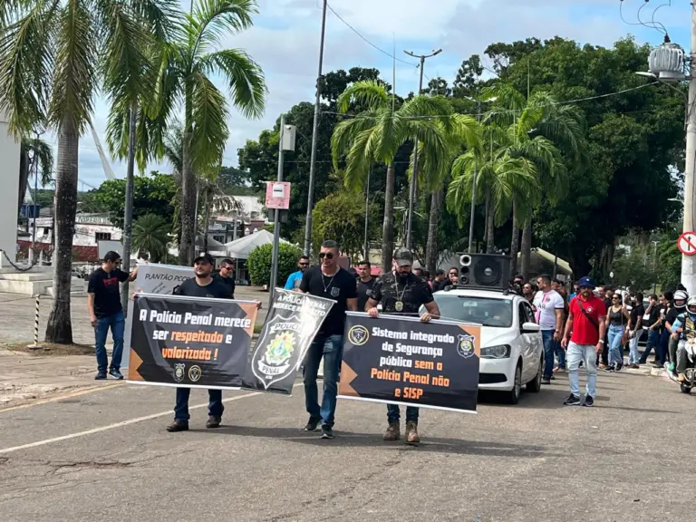Policias Penais fazem manifestação no centro de Rio Branco