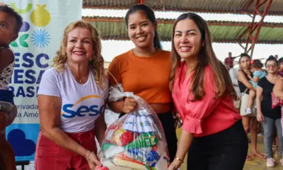 Brasileia e parceiros entregam mil cestas básicas para atingidos pela alagação