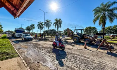 Obra de manutenção na Avenida Amadeo Barbosa exige atenção de condutores