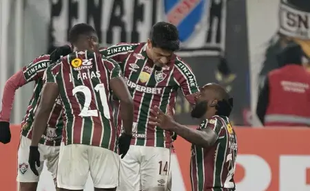 Fluminense resiste a sufoco, bate Colo-Colo e abre vantagem na Libertadores
