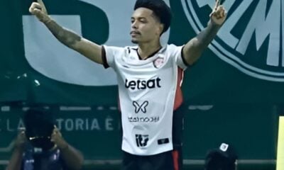 Palmeiras poupa de olho no Flamengo, é derrotado pelo Vitória e ouve vaias