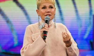 Xuxa dá patada em Marlene Mattos em gravação do Altas Horas com as paquitas