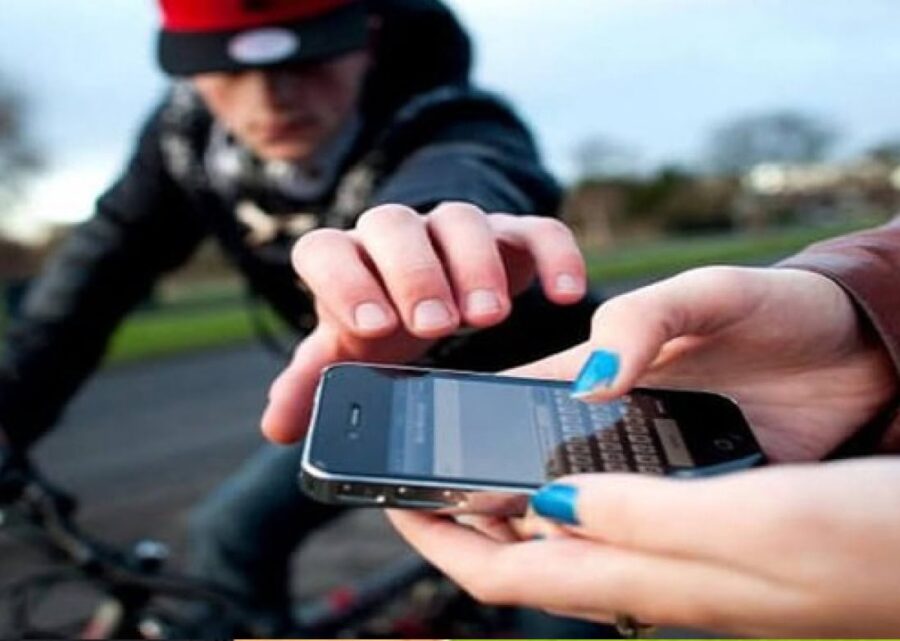 Celulares são 70% dos alvos dos ladrões no Acre; armas e motos são ameaça às vítimas
