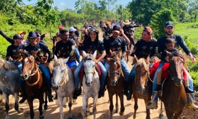 Cavalgada e show de Gerson Rufino marcam o Festival do Feijão no Juruá