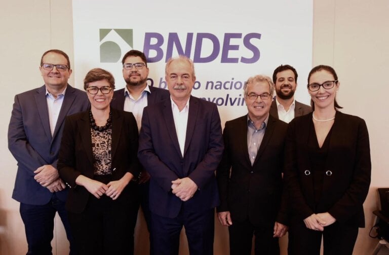 No BNDES, Jorge Viana defende fortalecimento da Cooperacre, Acreaves e Dom Porquito