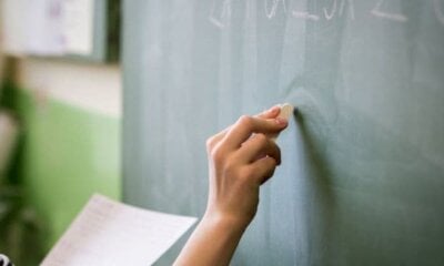 Ufac abre seletivo para professor substituto com salários de até R$ 7 mil