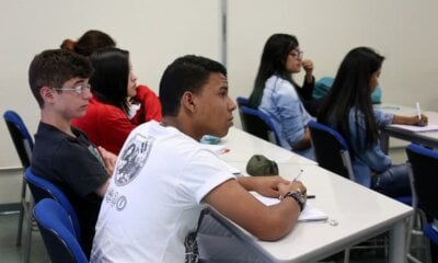 Governo lança Ensino Médio Mais, para apoiar estudantes do período noturno
