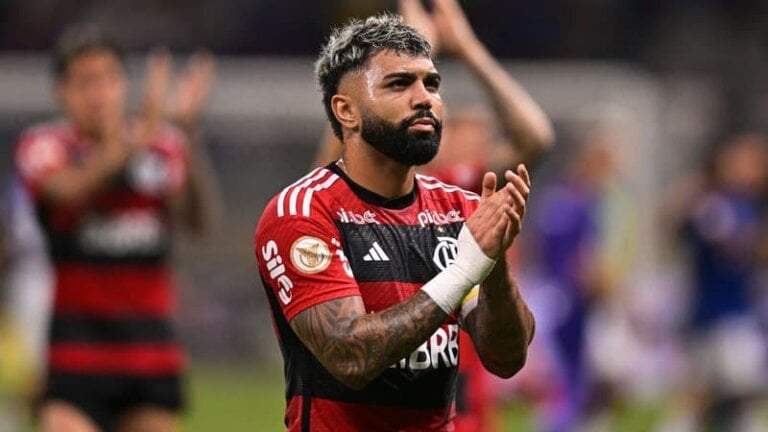Flamengo vence de virada com gol salvador de Gabigol após pênalti inusitado