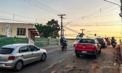 Saerb conserta adutoras que romperam na Avenida Ceará, em Rio Branco