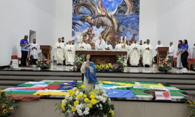 Nossa Senhora da Glória chega pelo Rio Juruá e marca início de Novenário