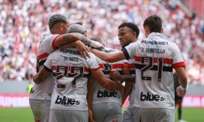 São Paulo faz 3 x 1 no Corinthians, que teve dois expulsos