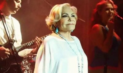 Cantora grega sofre AVC durante show na Acrópole de Atenas; veja vídeo