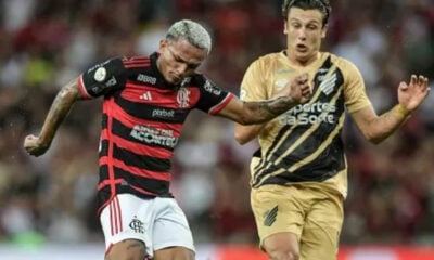 Flamengo vence Athletico-PR no Maracanã em noite de xingamentos a Tite