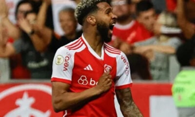 Internacional vence o Vitória com show de Wesley e encosta no G4 do Brasileirão