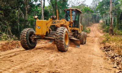 Prefeitura de Brasiléia realiza piçarramento no ramal do km 59