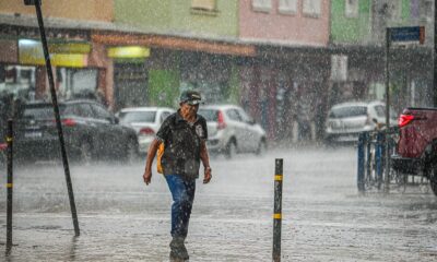 Dia da Amazônia tem chuva após meses de seca em Rio Branco