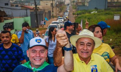 Na carreata da Independência, Bocalom e Alysson levam mil carros às ruas