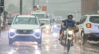 Acre recebe alerta de chuvas intensas com risco de ventos fortes nesta terça