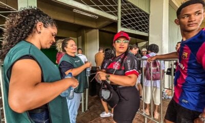 Proibição de entrada no Arena com água, frutas e outros objetos causa indignação de torcedores